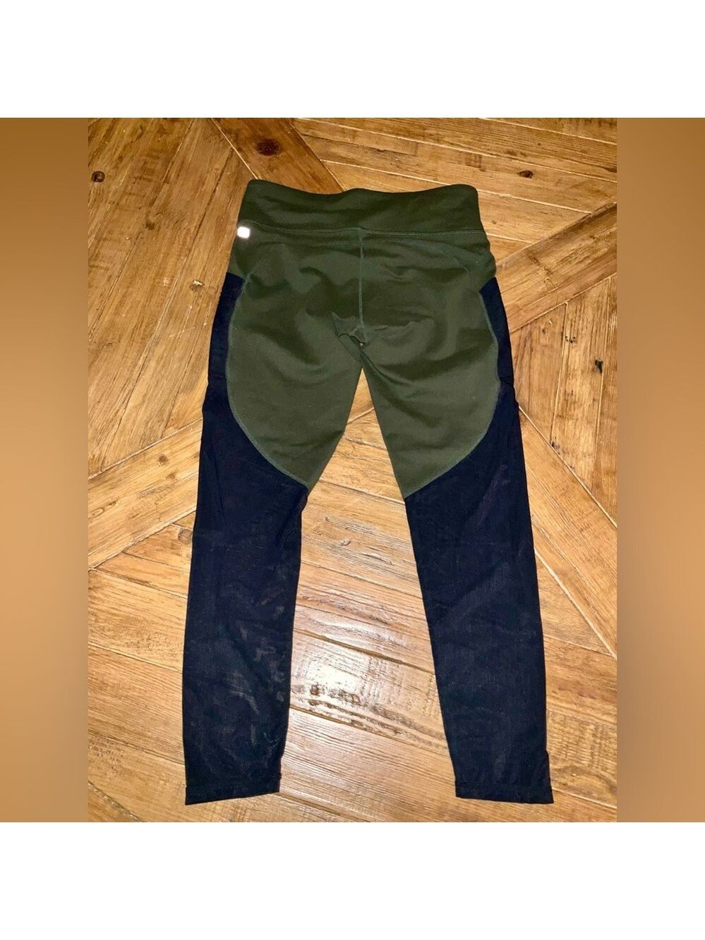 Fabletics Women's Mid-Rise Mesh‎ Powerhold Capri Cropped Leggings - size small